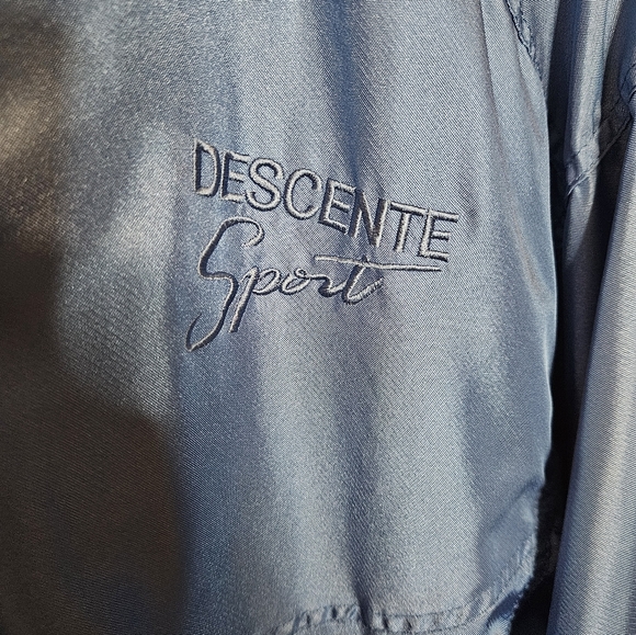 Vintage Descente Men's Blue Hooded Jacket Drawstring Elastic Bottom Size Medium - Picture 4 of 13